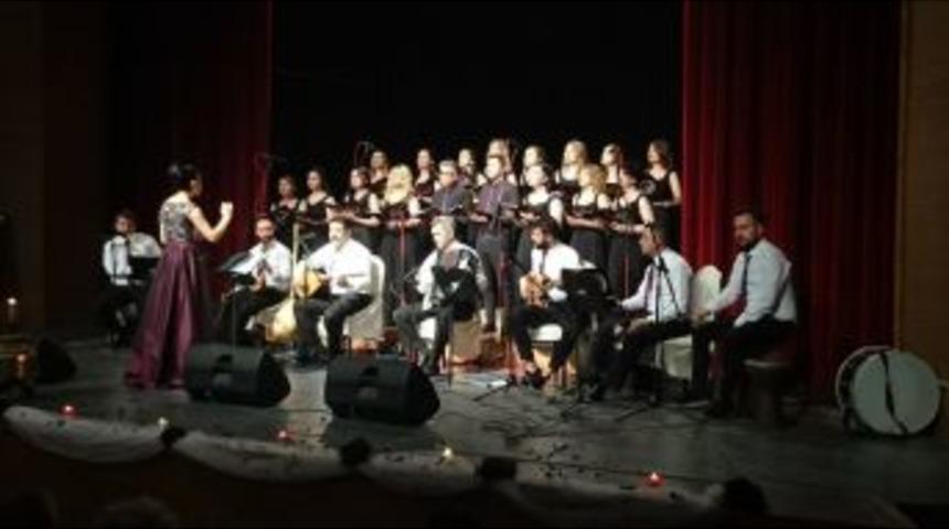 Tam Eğitim Burslu Çocuklara Konser Verildi