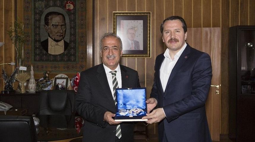 Rektör Çomaklı, Yedi Güzel Adam Kütüphanesinin Açılışına Katıldı