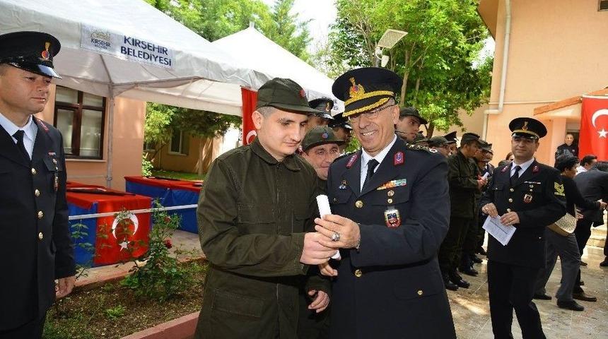 Bir G&uuml;nl&uuml;k Engelli Askerlerin Duygulandıran Yemin T&ouml;reni