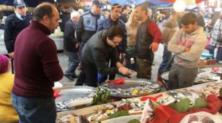 Mevzuata Aykırı Satılan Balıklara İzmit Zabıtası El Koydu