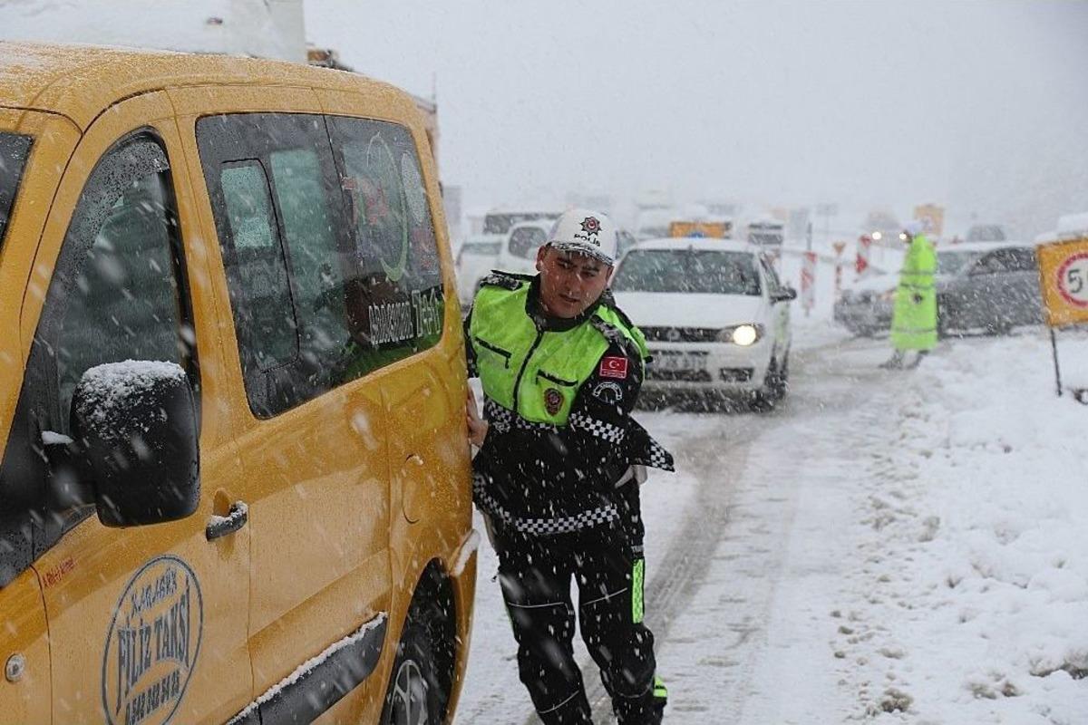 Karab&uuml;k-bartın Karayolu Trafiğe Kapandı