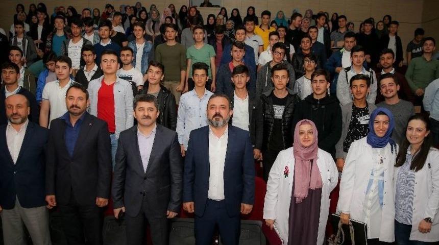 Başkan Ercan, Gen&ccedil;lerle Buluştu