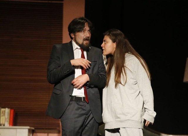 Kadına Şiddet Konak Sahnesinde 1