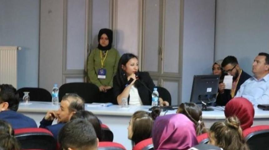 Şaphane Meslek Y&uuml;ksekokulu&rsquo;nda &rsquo;meslekte Başarı&rsquo; Konulu Panel