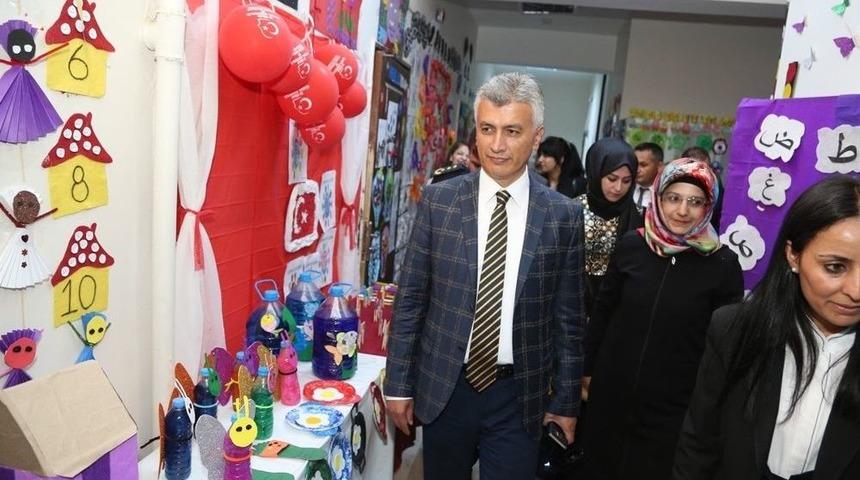 Arıcan, Sergi A&ccedil;ılışına Katıldı