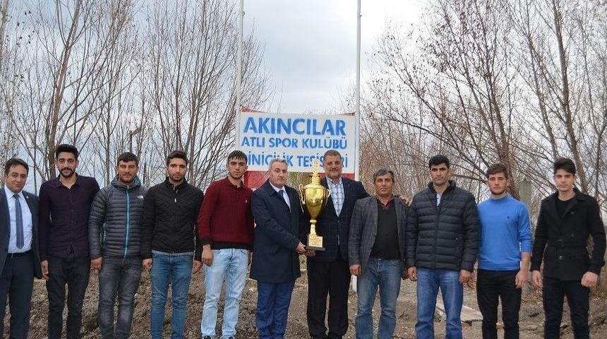 Şampiyon Cirit&ccedil;ilere Tatlı Kutlama