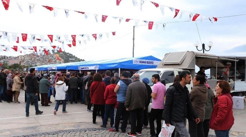Kuşadası&rsquo;nda Şehitler İ&ccedil;in Lokma Ve Pilav Hayrı