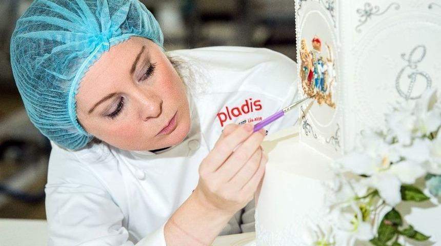 Mcvitie&rsquo;s&rsquo;ten İngiltere Krali&ccedil;esi&rsquo;ne Evlilik Yıld&ouml;n&uuml;m&uuml; Jesti