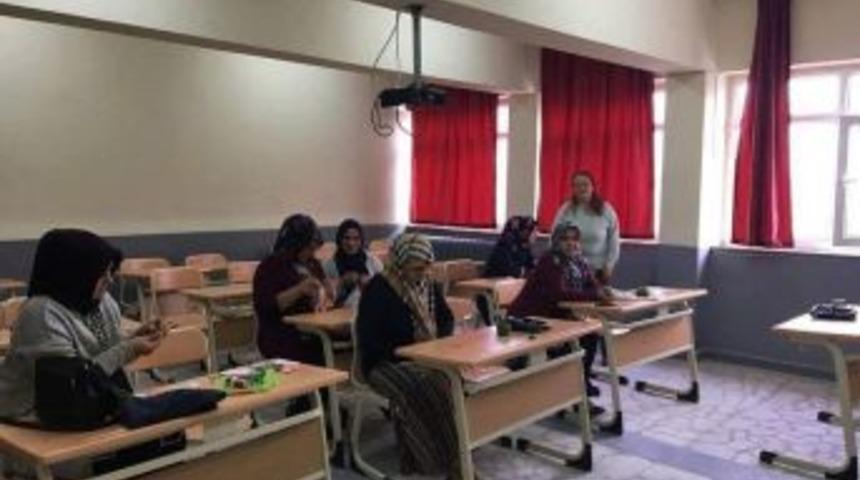 M&uuml;d&uuml;r Halil Akbulut: Kurslarımızdaki Ama&ccedil; Meslek Edindirmektir