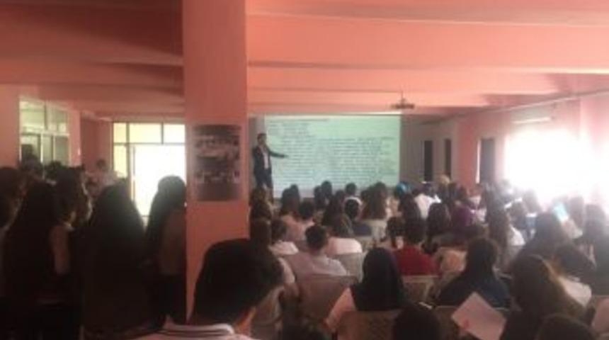 A&ccedil;ıkbaş: "şiddet Ortamı &Ccedil;ocuğu Su&ccedil;a S&uuml;r&uuml;kl&uuml;yor"