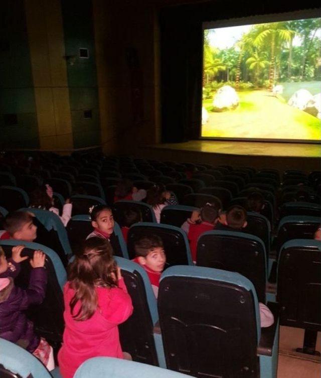 Tatvan&rsquo;da &Ouml;ğrenciler Sinema İle Buluştu 1