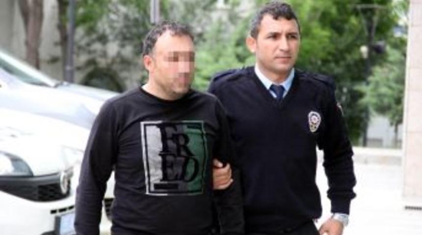 Kamyonun Deposundan Mazot &Ccedil;alarken Yakalandı