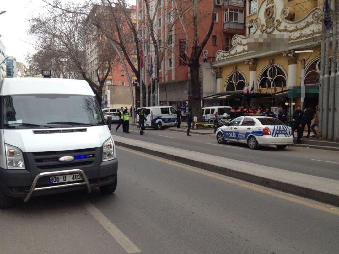 Başkent&rsquo;te İki Grup Arasında Silahlı Kavga: 4 Yaralı