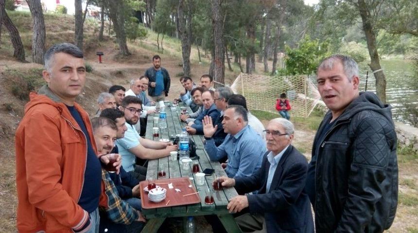 İvrindi İhl Mezunları Kahvaltıda Bir Araya Geldi