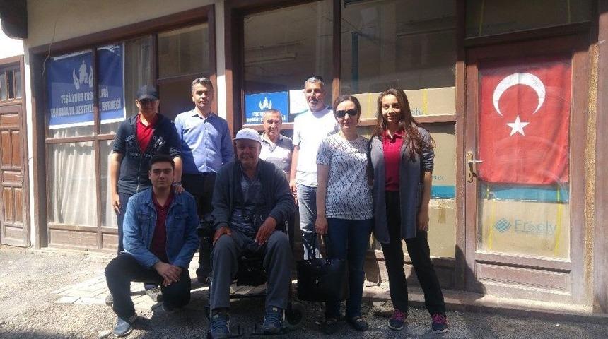 &Ouml;ğrencilerden İhtiya&ccedil; Sahibi Ailelere Yardım