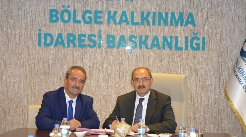 Van Büyükşehir Belediyesinden 6 Sulama Tesisi Daha