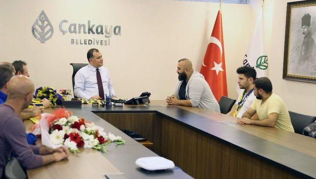 Ankaragücü Taraftarından Başkan Taşdelen’e Teşekkür Ziyareti