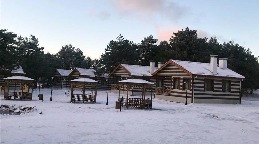 Spil Dağı Beyaz Gelinliğe B&uuml;r&uuml;nd&uuml;