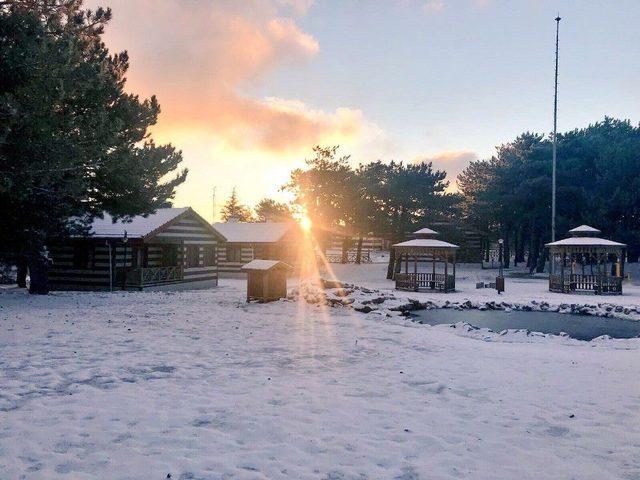 Spil Dağı Beyaz Gelinliğe B&uuml;r&uuml;nd&uuml; 1