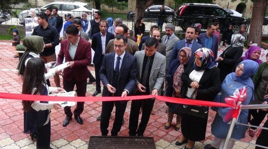 Gerc&uuml;şl&uuml; Kadınlar H&uuml;nerlerini Sergiledi