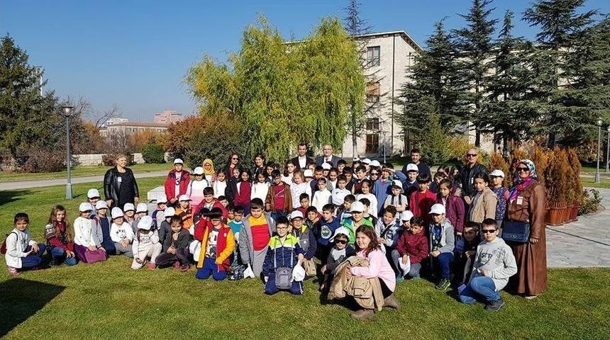 Milletvekili &Ouml;nal, İlkokul &Ouml;ğrencilerini Tbmm&rsquo;de Ağırladı