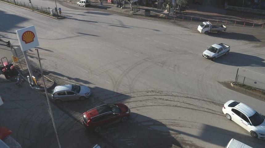 Mut&rsquo;ta Kazaların Yaşandığı Kavşağa &Ccedil;&ouml;z&uuml;m Bulunması İstenildi