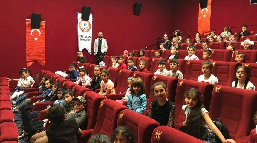 Minik Öğrenciler Sinemayla Tanıştı