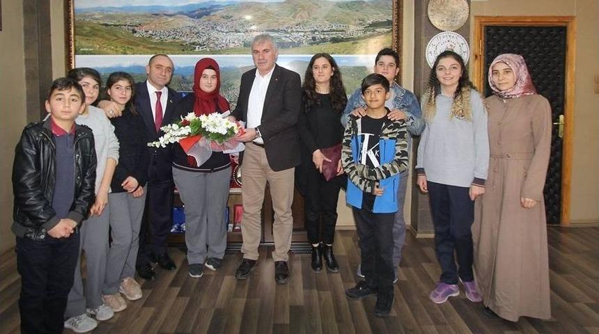 Yetim &Ouml;ğrencilerden Başkan Memiş&rsquo;e Ziyaret