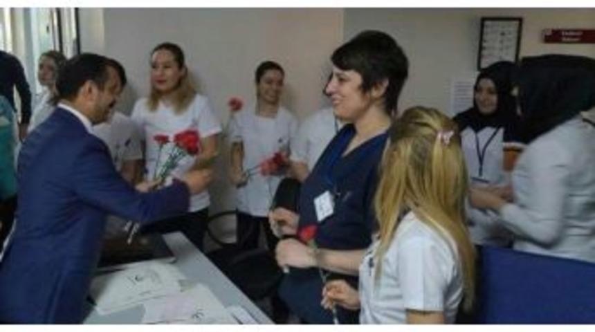 Sağlık-sen Başkanı Memiş: "sağlık Hizmetlerinin Y&uuml;k&uuml;n&uuml; &Ccedil;eken Hemşirelerin Sorunları &Ccedil;&ouml;z&uuml;lmeli"