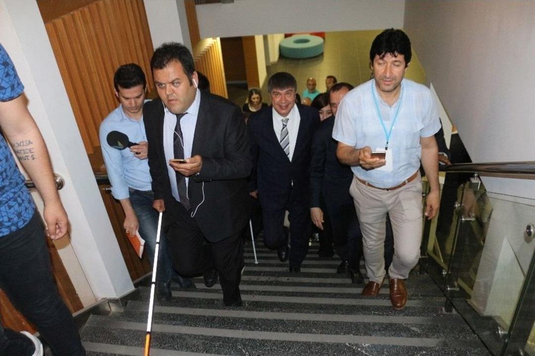 Engelliler &lsquo;sesli Adımlar&rsquo;la Y&uuml;r&uuml;yecek