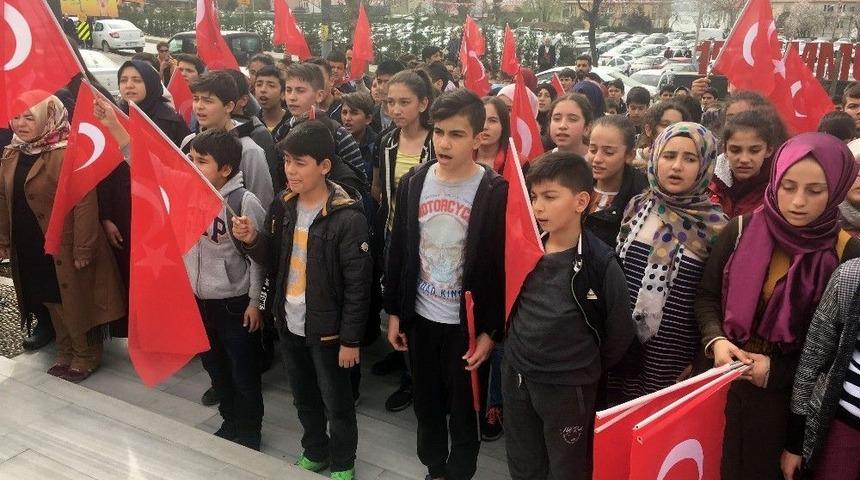 &Uuml;sk&uuml;dar Belediyesi Şehitler İ&ccedil;in Program D&uuml;zenleyip Dua Etti