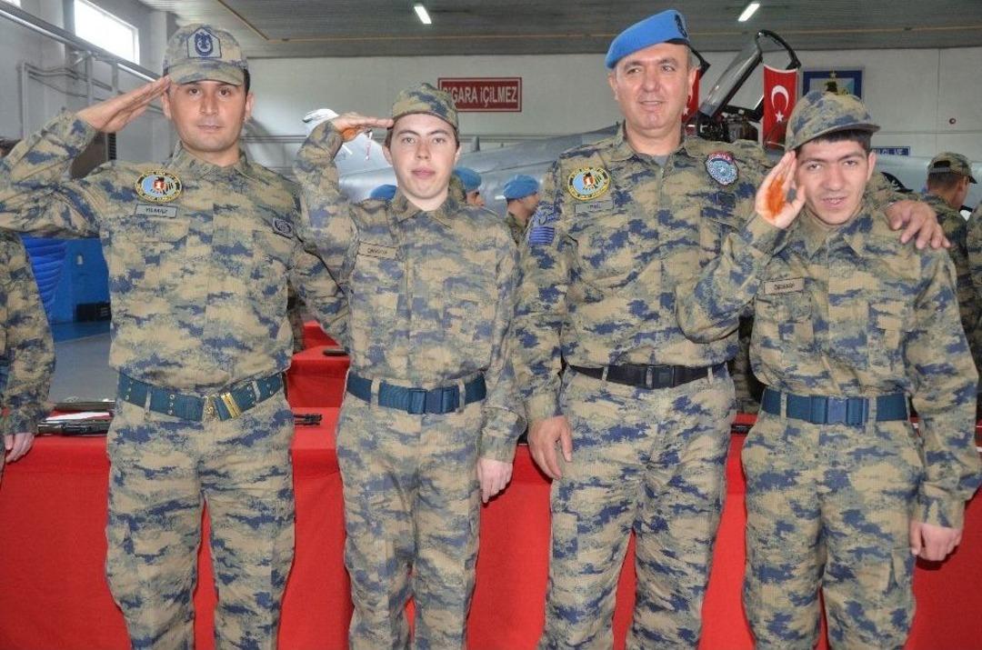 Engelli Gen&ccedil;lerin 1 G&uuml;nl&uuml;k Askerlik Sevinci