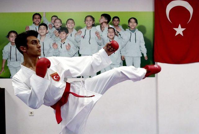 Baba-oğul El Ele D&uuml;nya Ligine 1