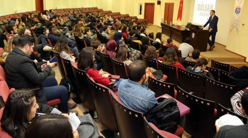 &Uuml;niversite &Ouml;ğrencilere Kariyer T&uuml;yoları