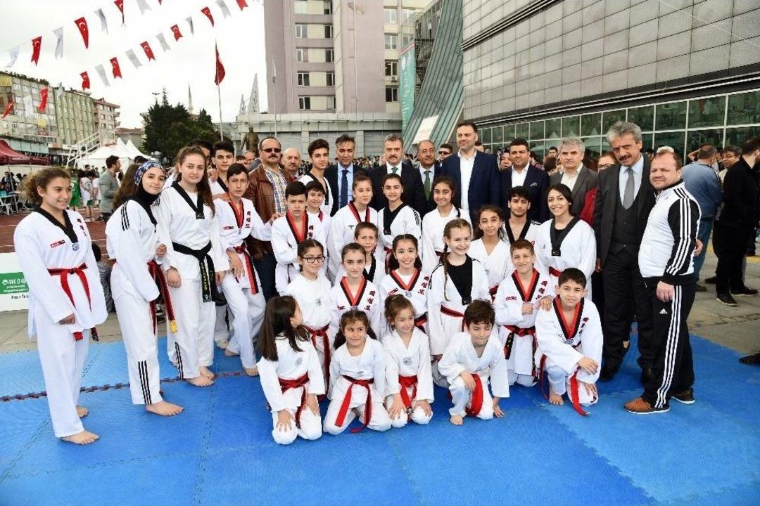 3&rsquo;&uuml;nc&uuml; Gaziosmanpaşa Bilim, Sanat, Spor Ve Gen&ccedil;lik Festivali Başladı