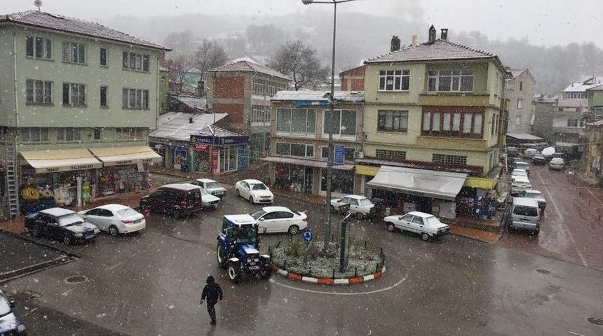 Samsun&rsquo;a Mevsimin İlk Karı D&uuml;şt&uuml;