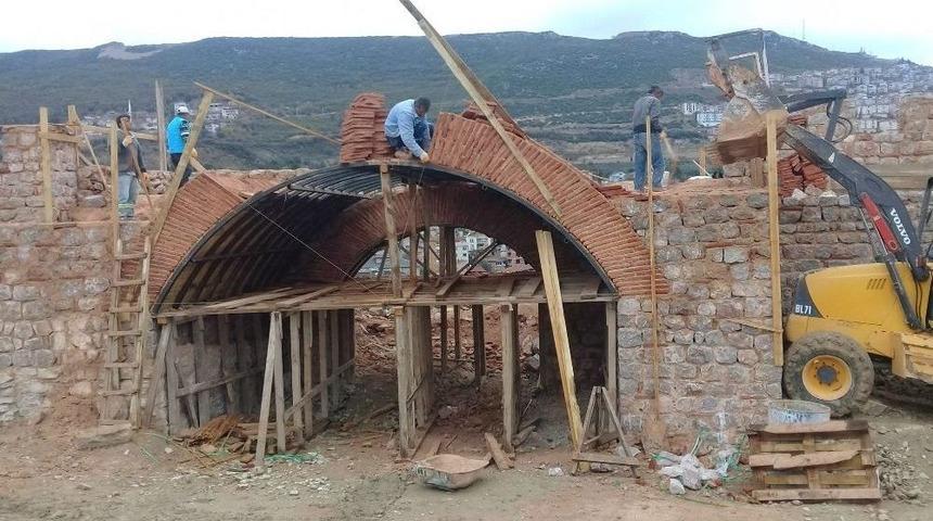 Bin 400 Yıllık Hereke Kalesi G&uuml;n Y&uuml;z&uuml;ne &Ccedil;ıkıyor