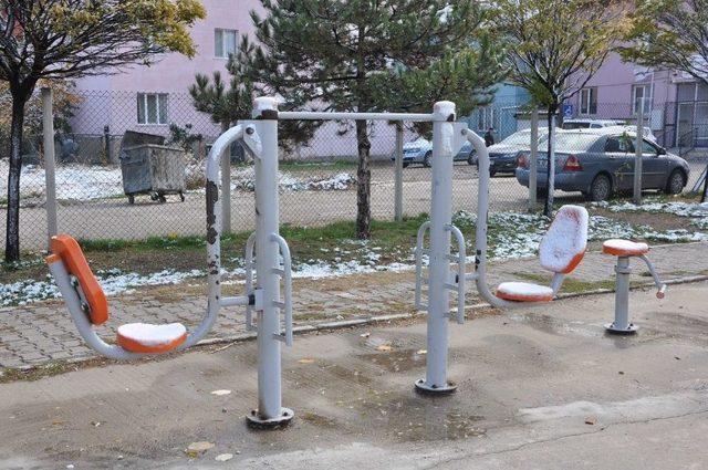 Uşak&rsquo;a Mevsimin İlk Karı D&uuml;şt&uuml; 1