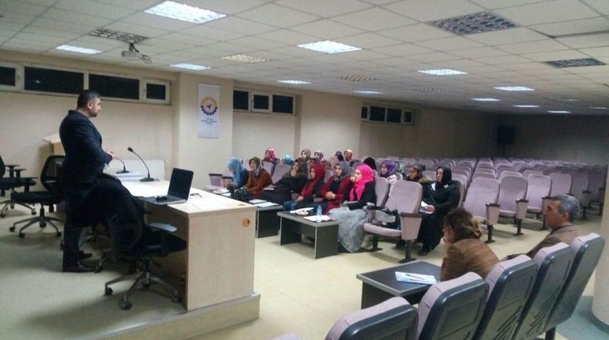 Gen&ccedil; Kadınlara Y&ouml;nelik &ldquo;girişimcilik&rdquo; Kursu