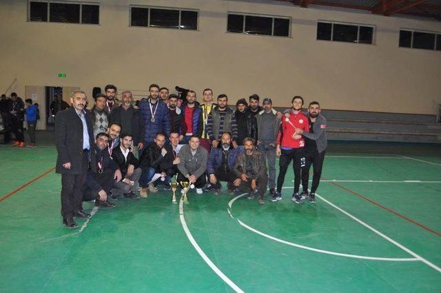 Arpaçay’da Voleybol Turnuvası’nın Ödülleri Afrin’e