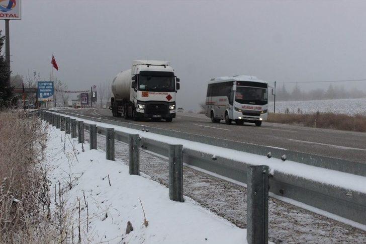 Denizli-antalya Karayolunda Ulaşıma Kar Ve Yoğun Sis Engeli G2