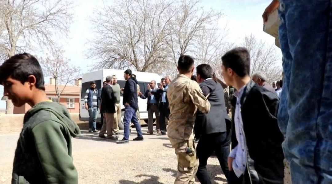 (&ouml;zel Haber) Okul Etkinliğinde Silahlı Kavga Paniği: 3 Yaralı