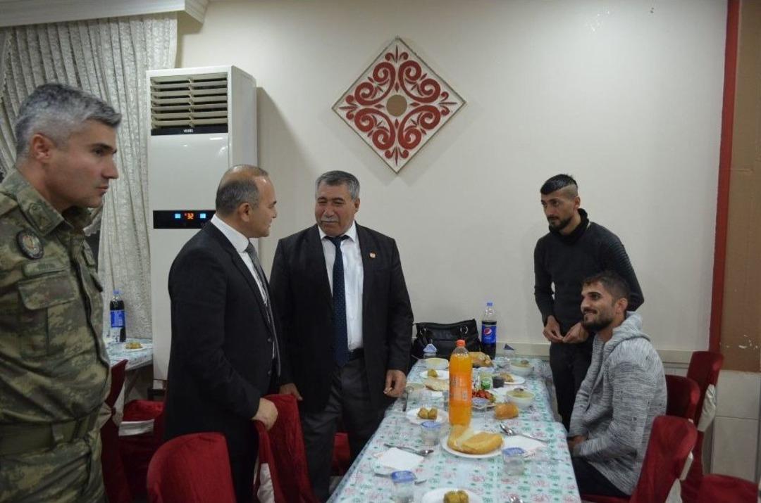 Kaymakam Erkayıran, Şehit Aileleri Ve Gazilerle Buluştu