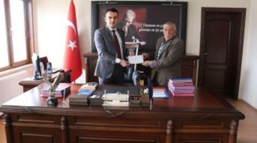 K&ouml;y Halkından Mehmet&ccedil;ik Vakfı&rsquo;na Bağış