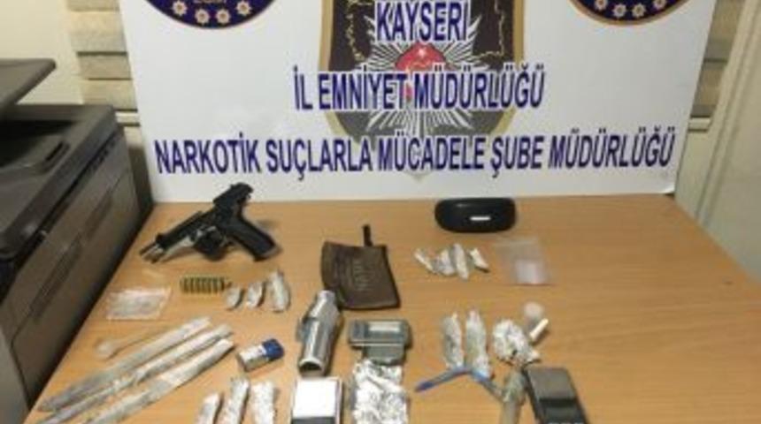 Uyuşturucu Taciri Bir Kişi G&ouml;zaltına Alındı