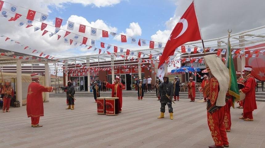 Kmü, Halk Oyunları Ve Mehter Marşları İle Şenlendi