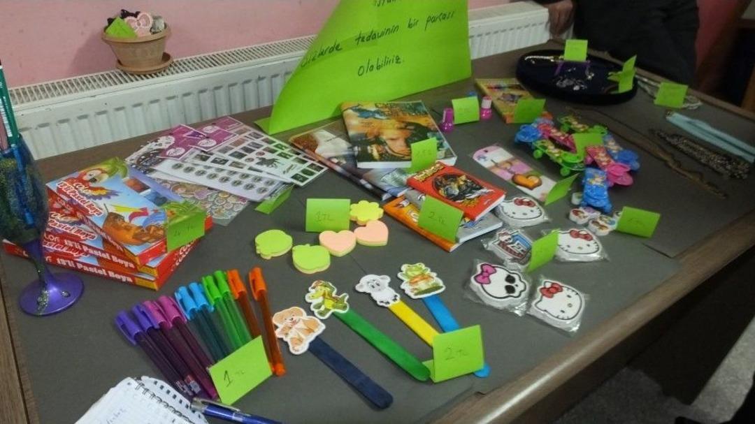 &Ouml;ğrenciler L&ouml;semili &Ccedil;ocuklar Yararına Satış Yaptılar