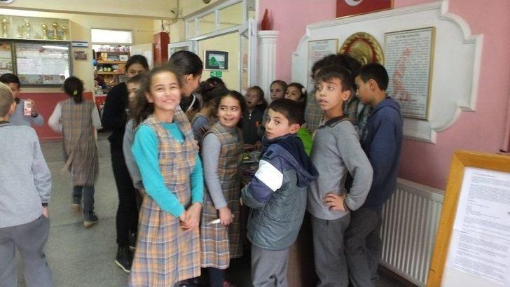 Öğrenciler Lösemili Çocuklar Yararına Satış Yaptılar G2