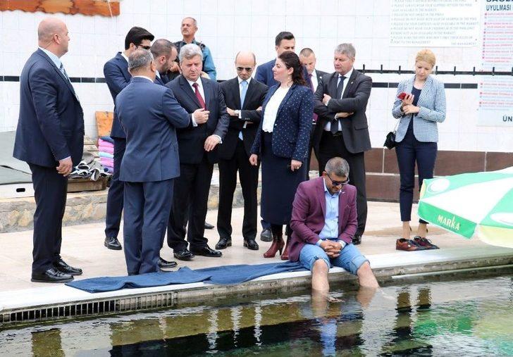 Makedonya Cumhurbaşkanı Ivanov ’doktor Balıklar’a Hayran Kaldı G1