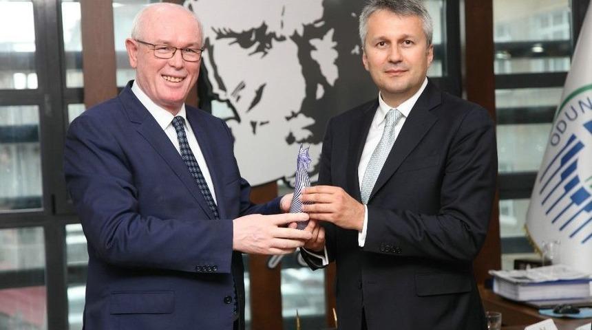 Romanya&rsquo;nın Ankara B&uuml;y&uuml;kel&ccedil;isi Şopanda, Başkan Kurt&rsquo;u Ziyaret Etti